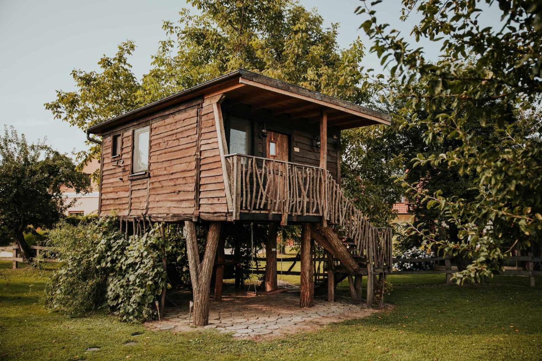 Hotel Treehouse Drevesna Hiska Strkovo Gnezdo Ranc Jures à Ljutomer Extérieur photo